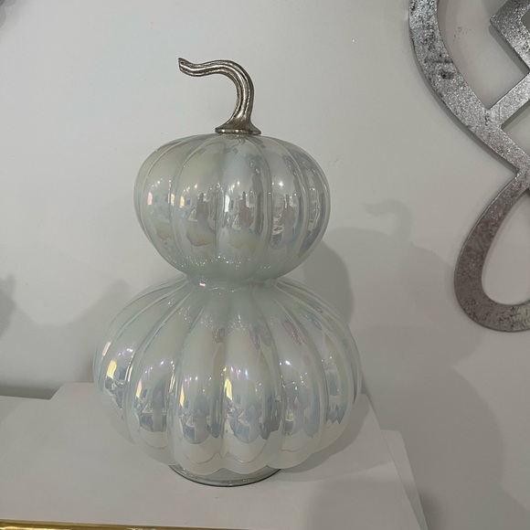 Iridescent White Glass Gourd with Silver Stem - Picture 1 of 3
